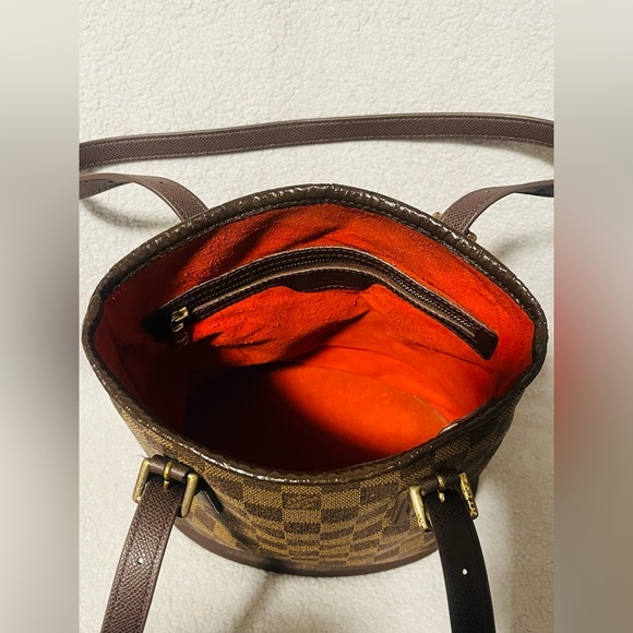 LOUIS VUITTON Marais Damier Ebene 
Bucket Shoulder PM /Tote Bag - Picture 4 of 14